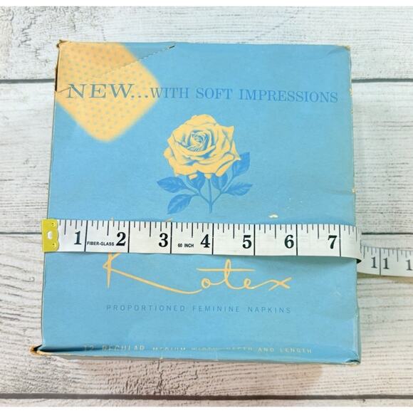 Vintage 1959 Kotex Feminine Pads Napkins 1 Box of 12 Unused Prop - Picture 3 of 10